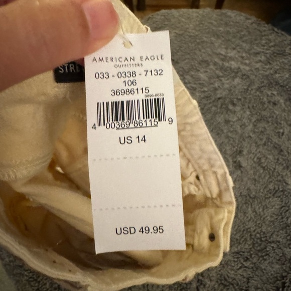 AMERICAN EAGLE Women’s Denim Mom Shorts - Picture 10 of 16